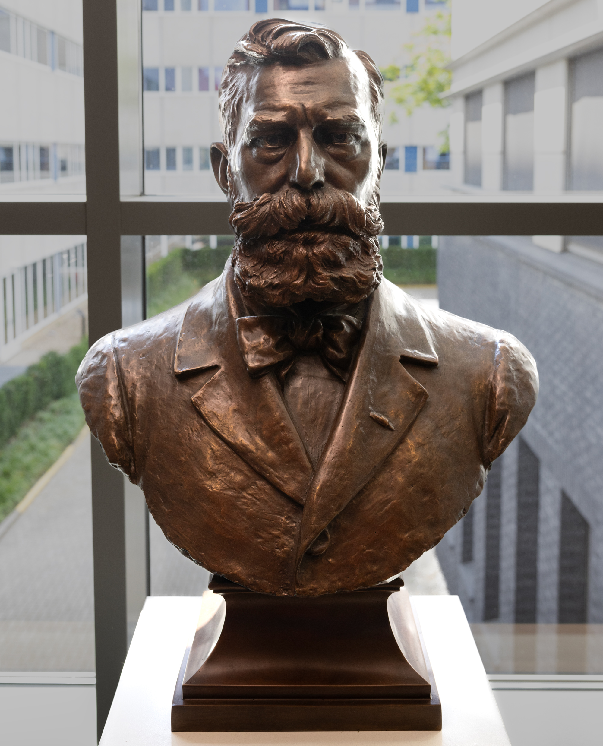 Borstbeeld van Lambertus van Kleef