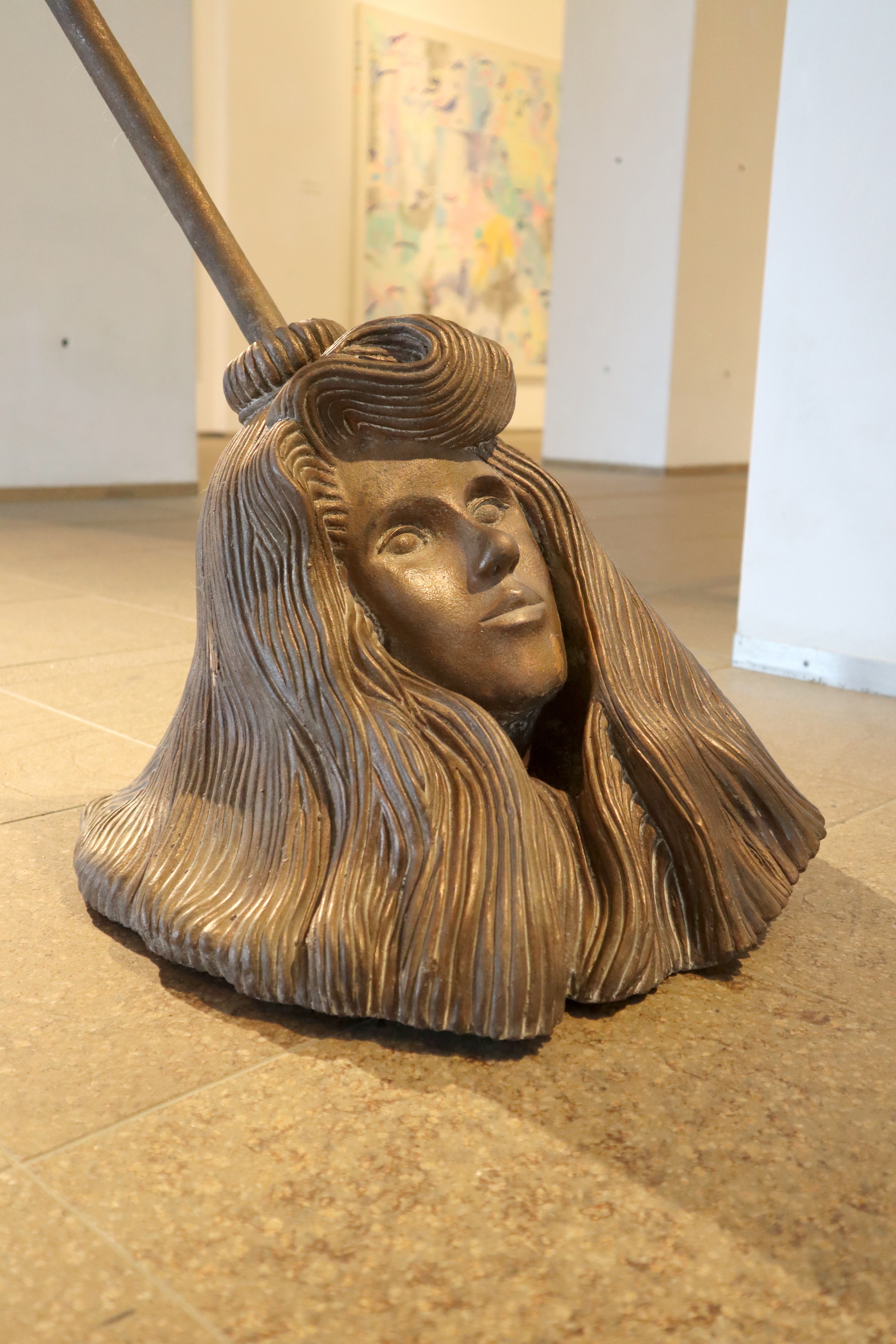 Vera Gulikers, Rest, Routine, Cleanliness (Moppie), 2024, 55 x 54 x155 cm, brons